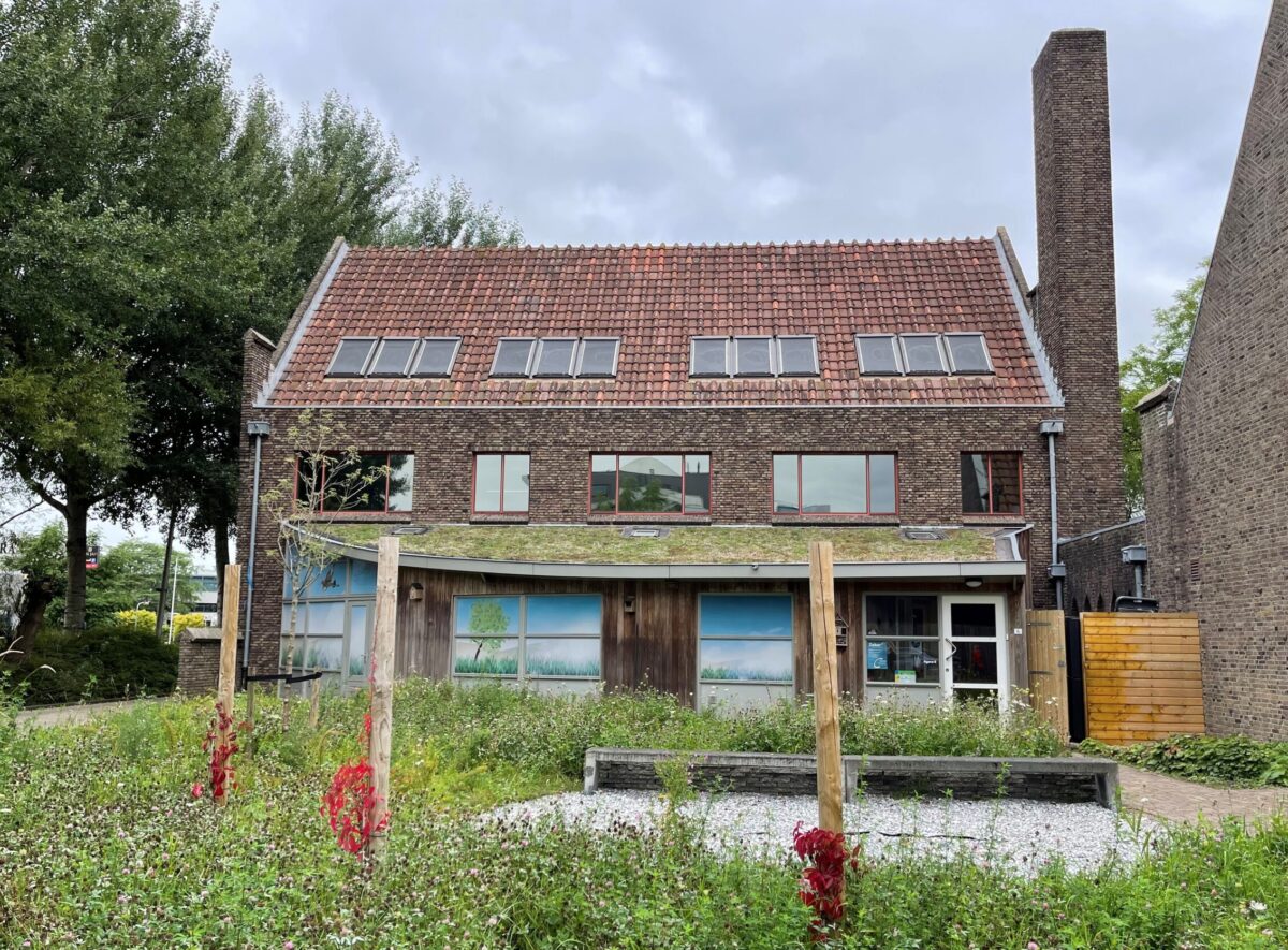 Gemeente Leeuwarden verduurzaamt pastorie Johannes de Doperkerk