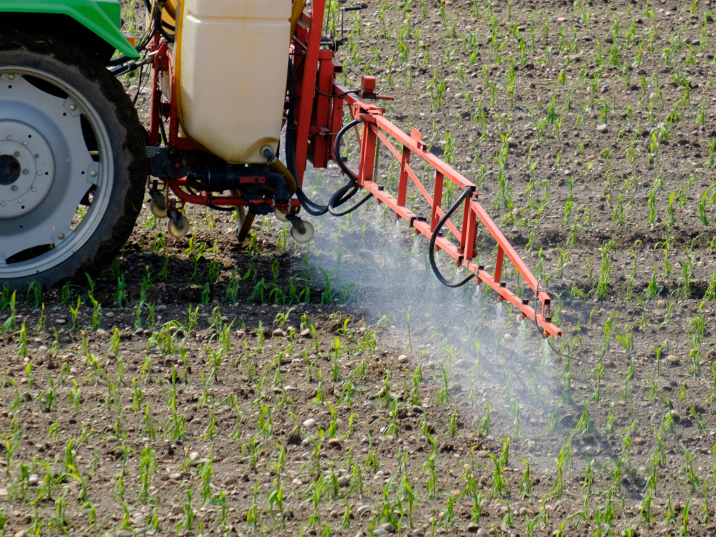 Nieuwe handleiding helpt provincies bij strengere regels voor bestrijdingsmiddelen